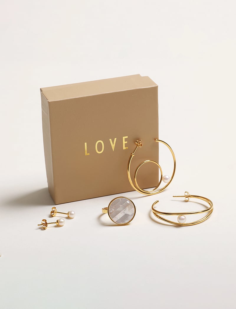 Design Letters - Pearl Stud 5mm Gold Plated - perleøreringe - gold - 3