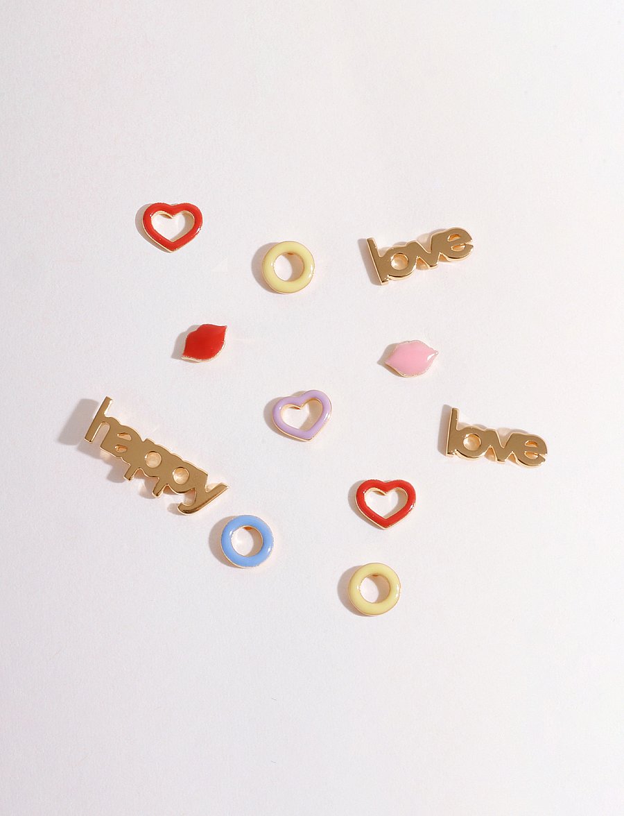 Design Letters - Enamel Stud (1 pcs) - Üksikud kõrvarõngad - deep sea coral 2032c - 2