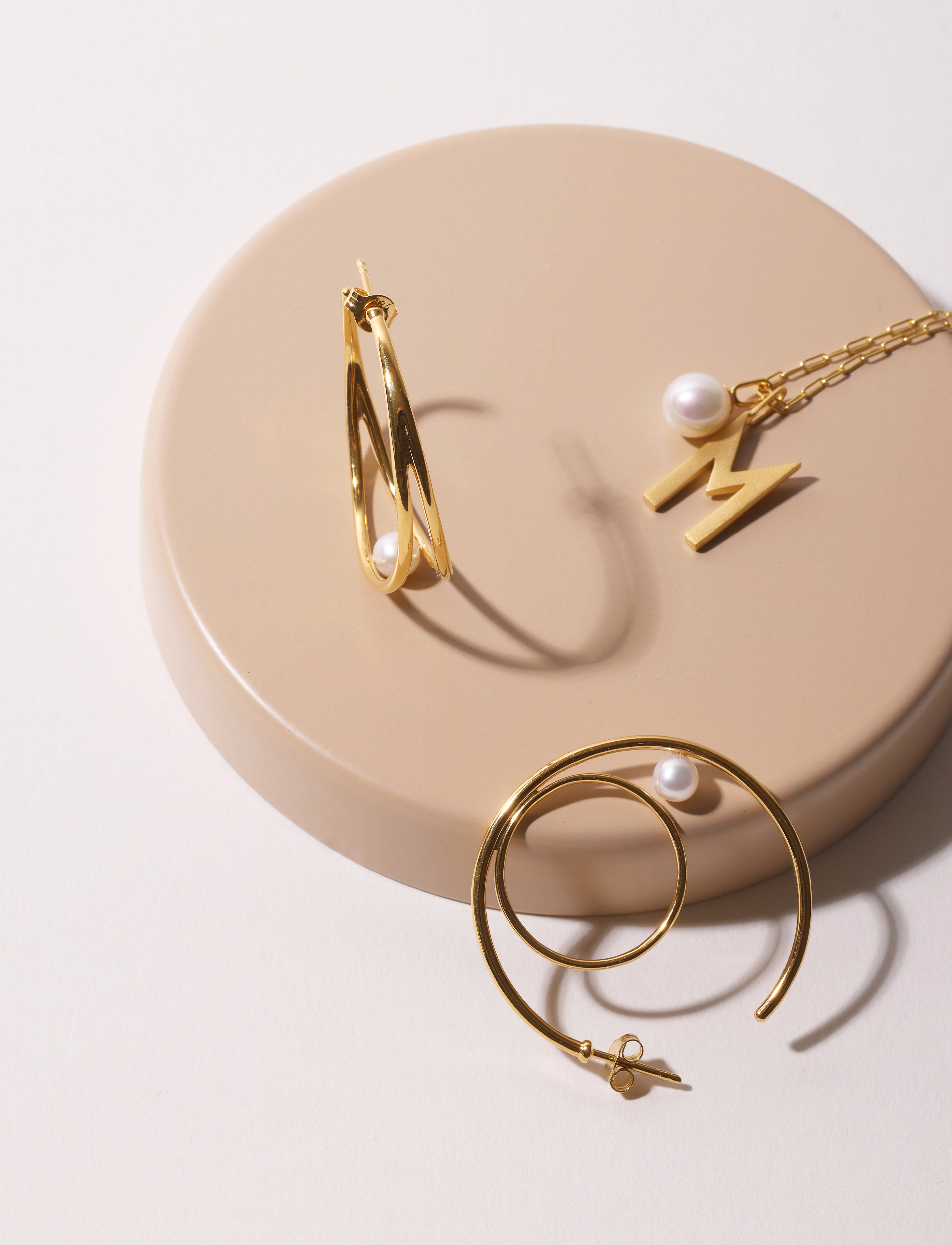 Design Letters - Pearl Drop Double Hoop Gold plated - gold - 3