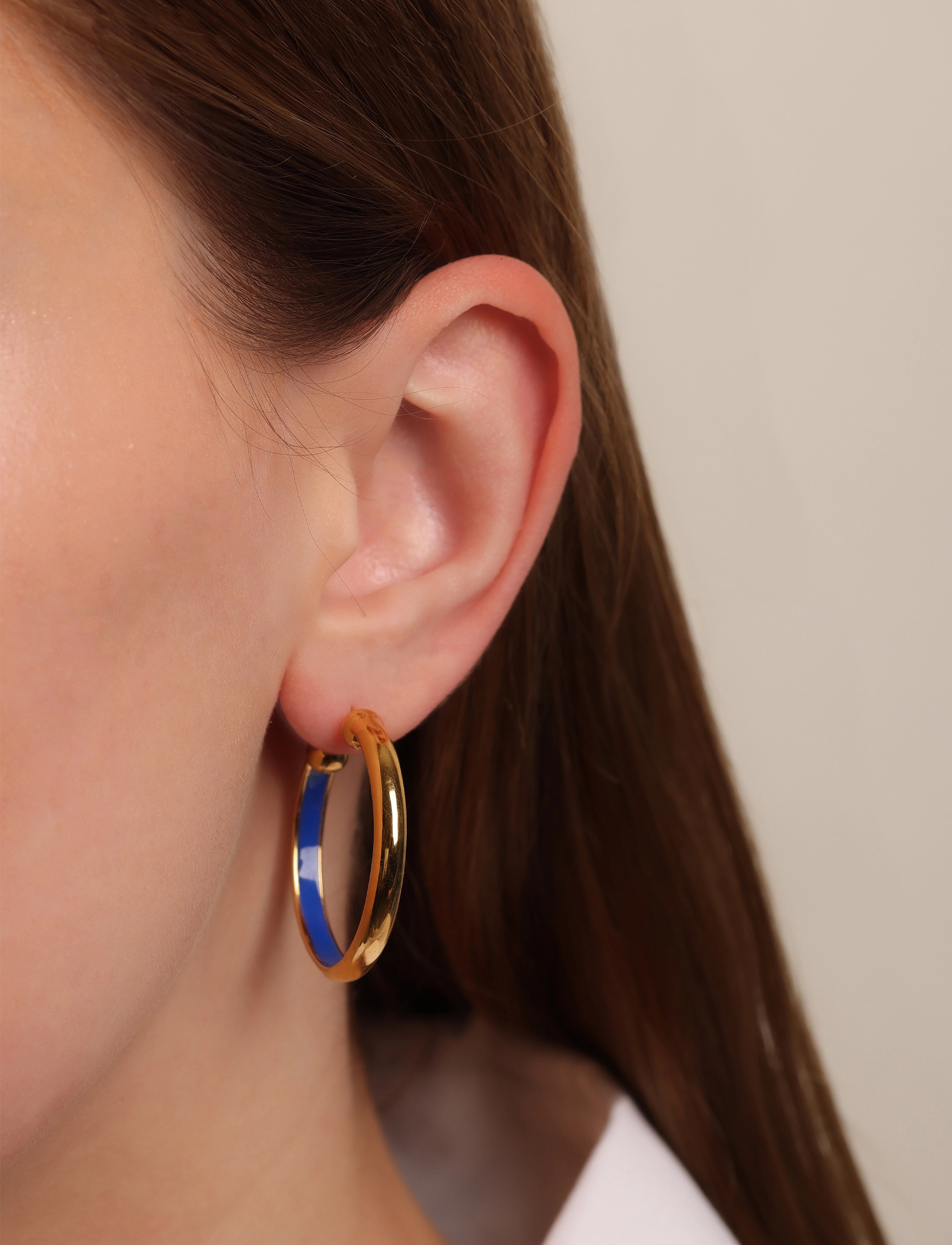 Design Letters Rainbow Hoops 4Mm Gold Plated, One Size, Blue, Øreringe > Enkelt Ørering, Dame