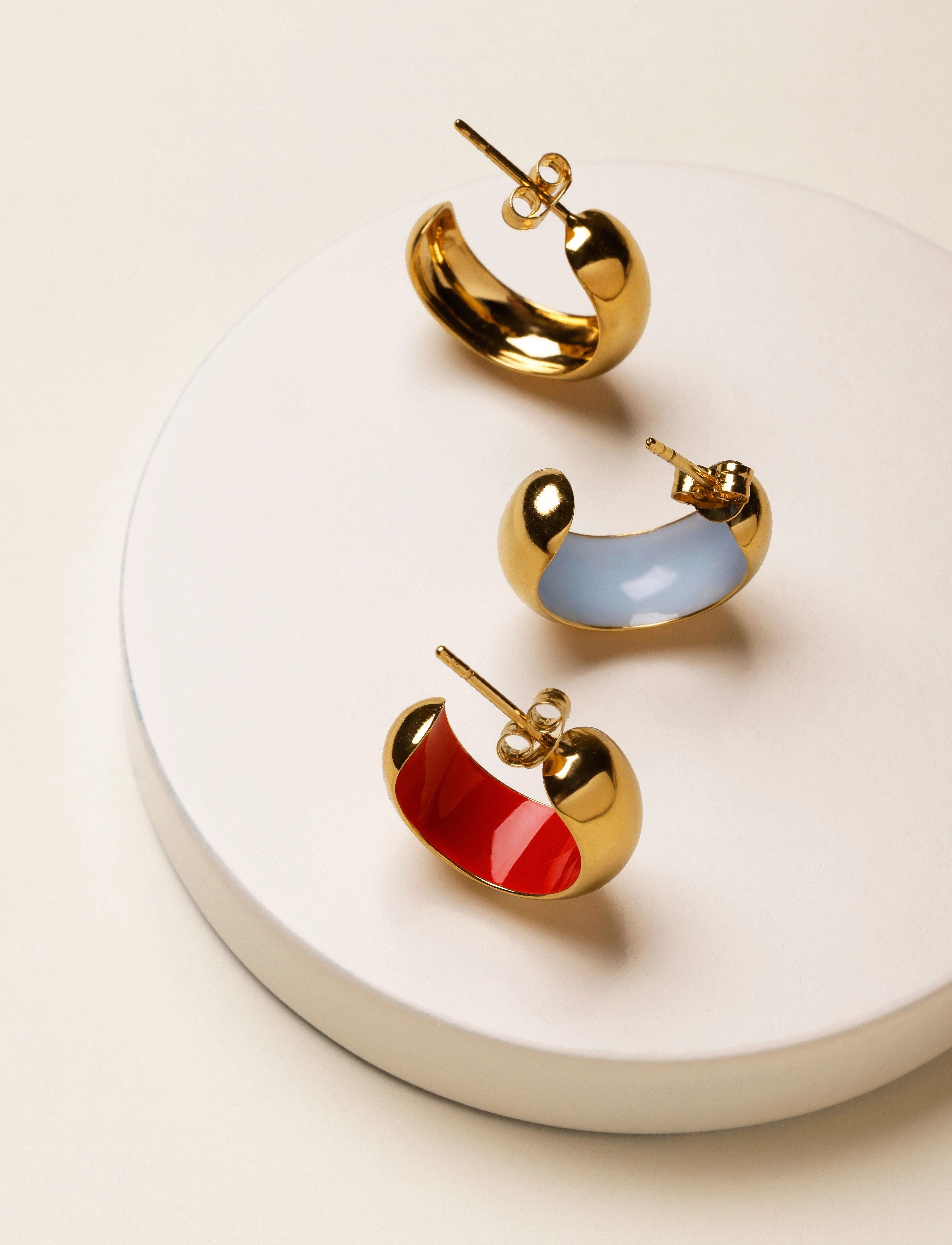 Design Letters - Chunky Rainbow Hoop Enamel 8mm Gold plated (1 pcs) - enskilt örhänge - deep sea coral - 2