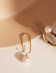 Design Letters - Pearl Drop Earhanger (set of 2 pcs) - perleøreringe - gold - 2