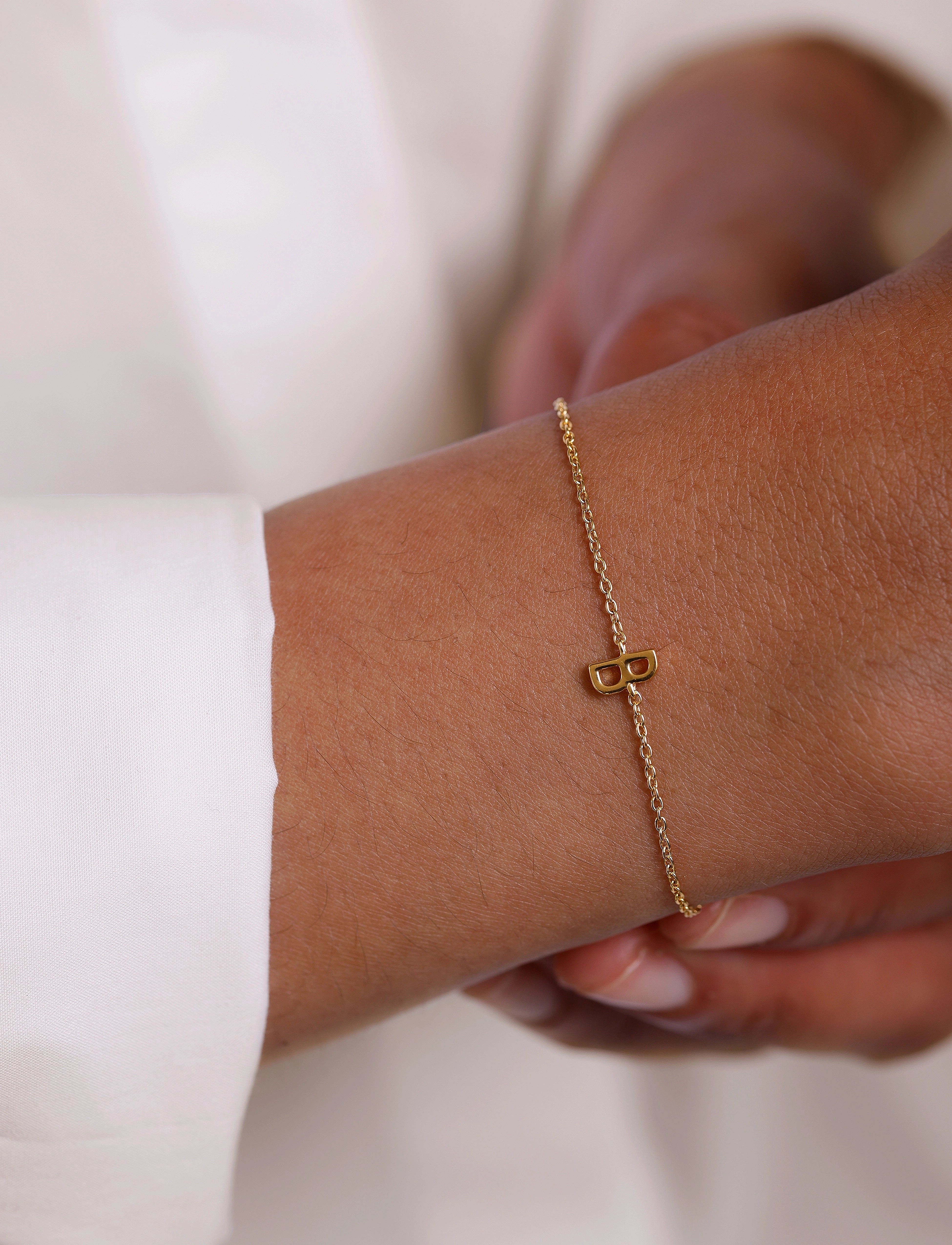 Design Letters Archetype Bracelet A-Z Gold Plated, Kvinder, Initial Armbånd, Guld, Str: L:21CM