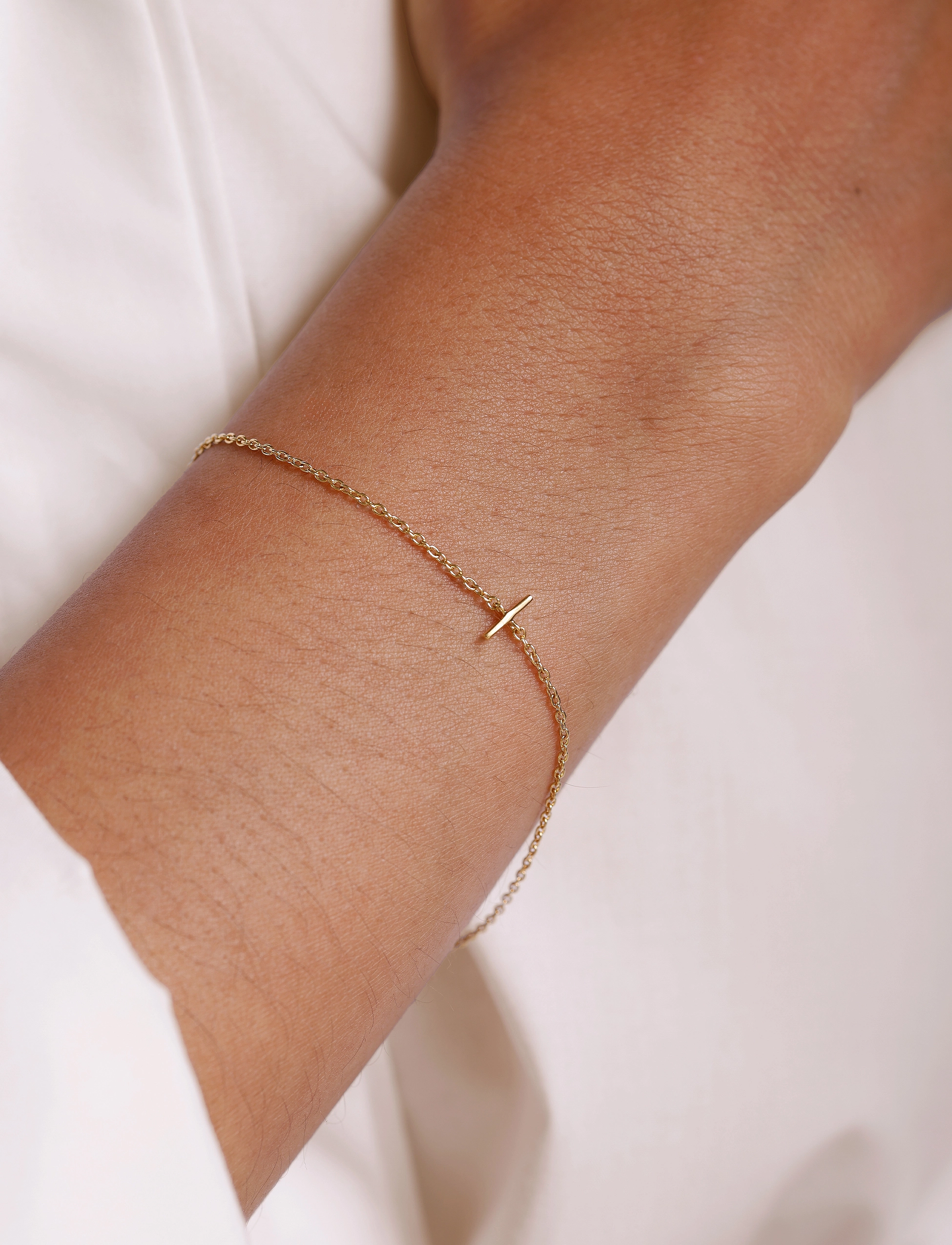 Design Letters Archetype Bracelet A-Z Gold Plated, Kvinder, Initial Armbånd, Guld, Str: L:21CM