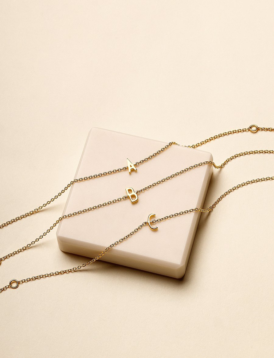 Design Letters - Archetype Bracelet - A-Z Gold plated - kettenarmbänder - gold - 2
