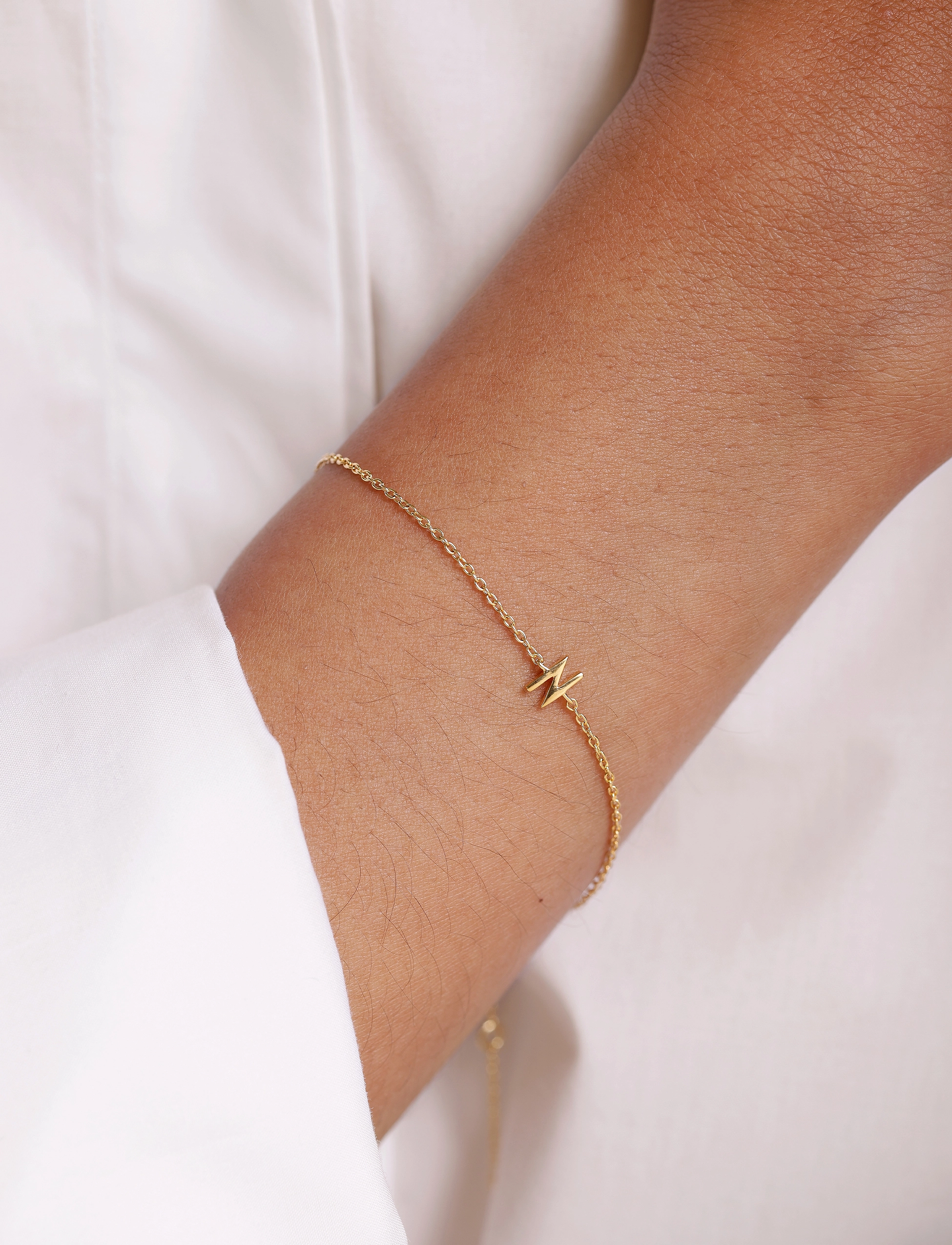 Design Letters Archetype Bracelet A-Z Gold Plated, Kvinder, Initial Armbånd, Guld, Str: L:21CM