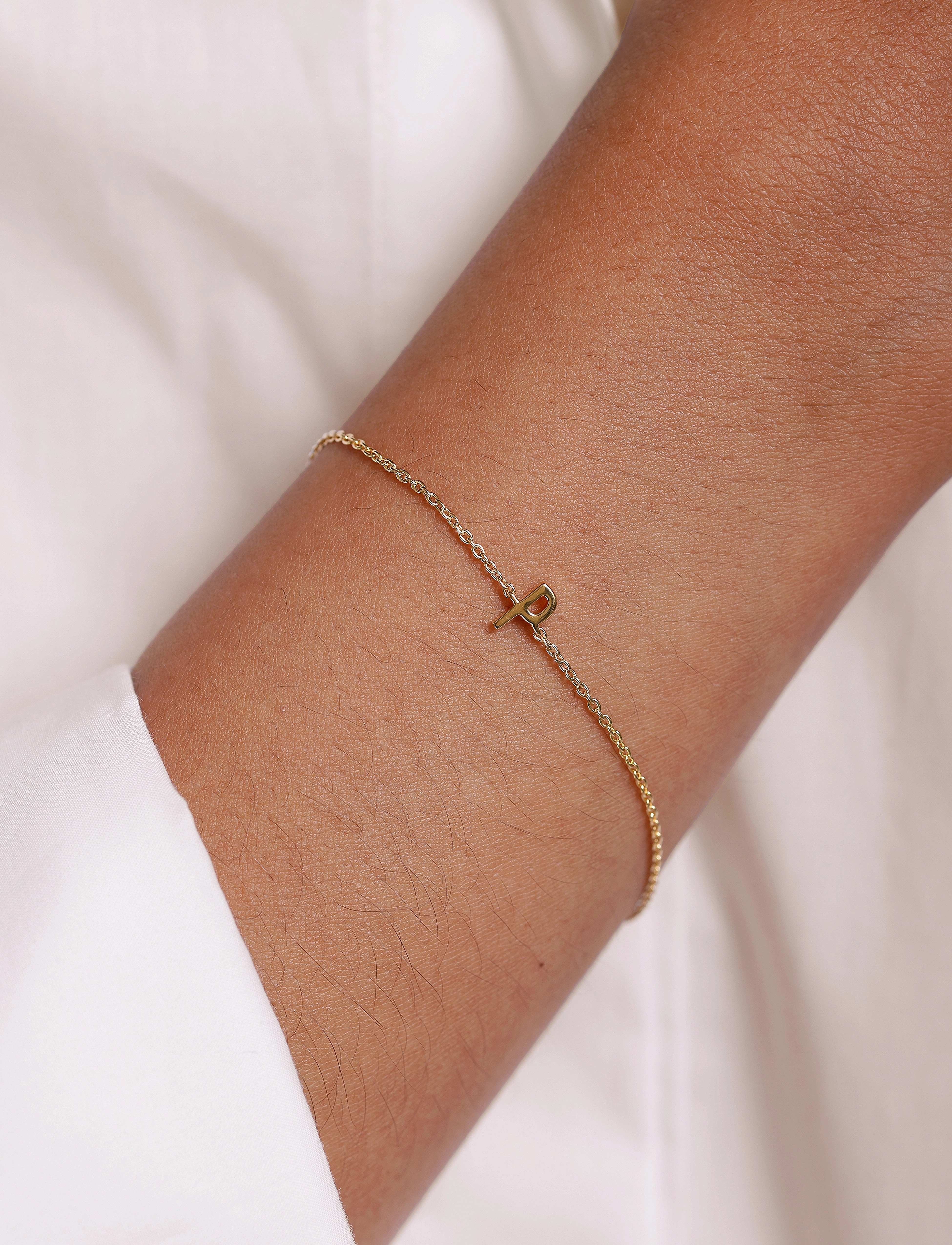 Design Letters Archetype Bracelet A-Z Gold Plated, Kvinder, Initial Armbånd, Guld, Str: ONE SIZE