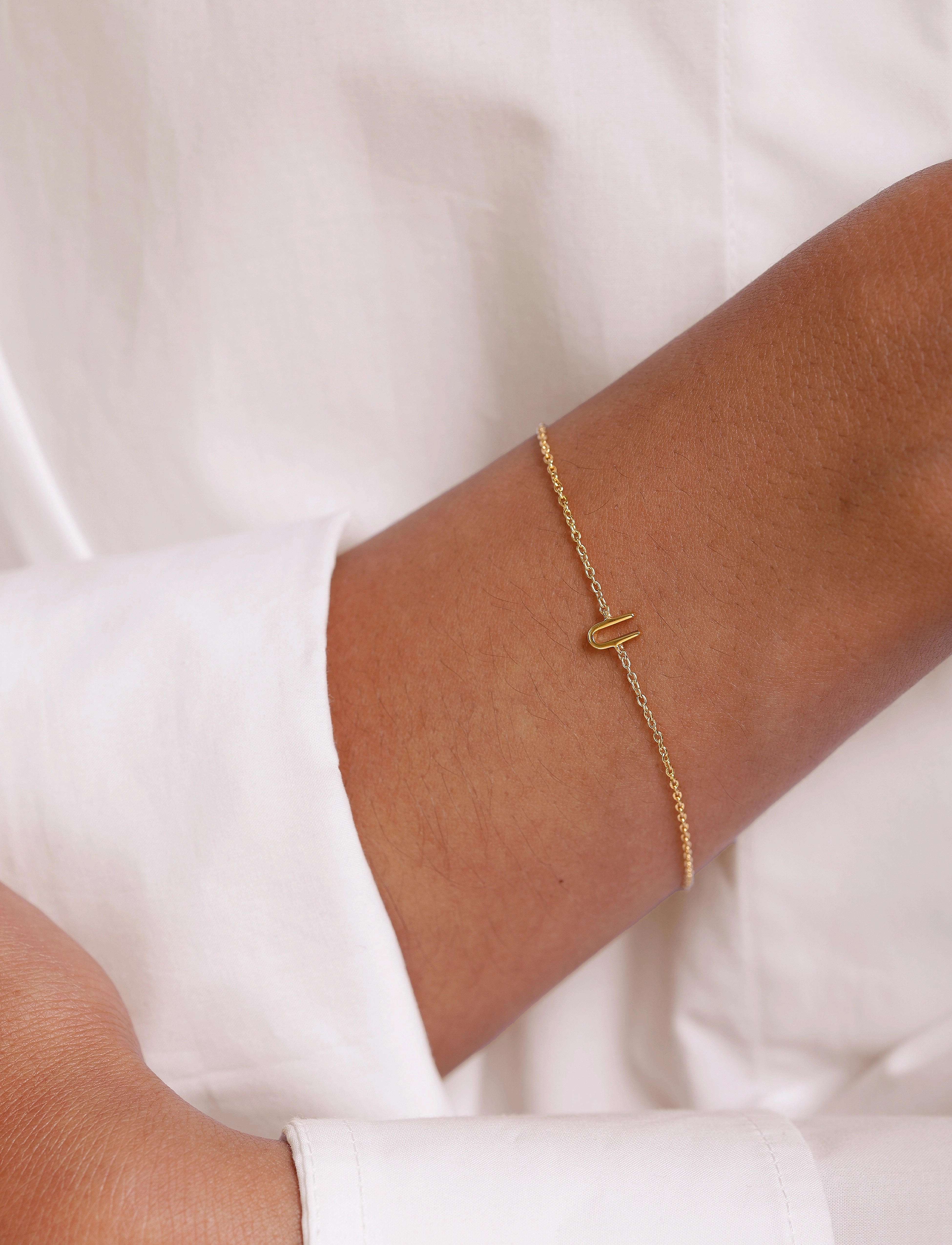 Design Letters Archetype Bracelet A-Z Gold Plated, Kvinder, Initial Armbånd, Guld, Str: L:21CM
