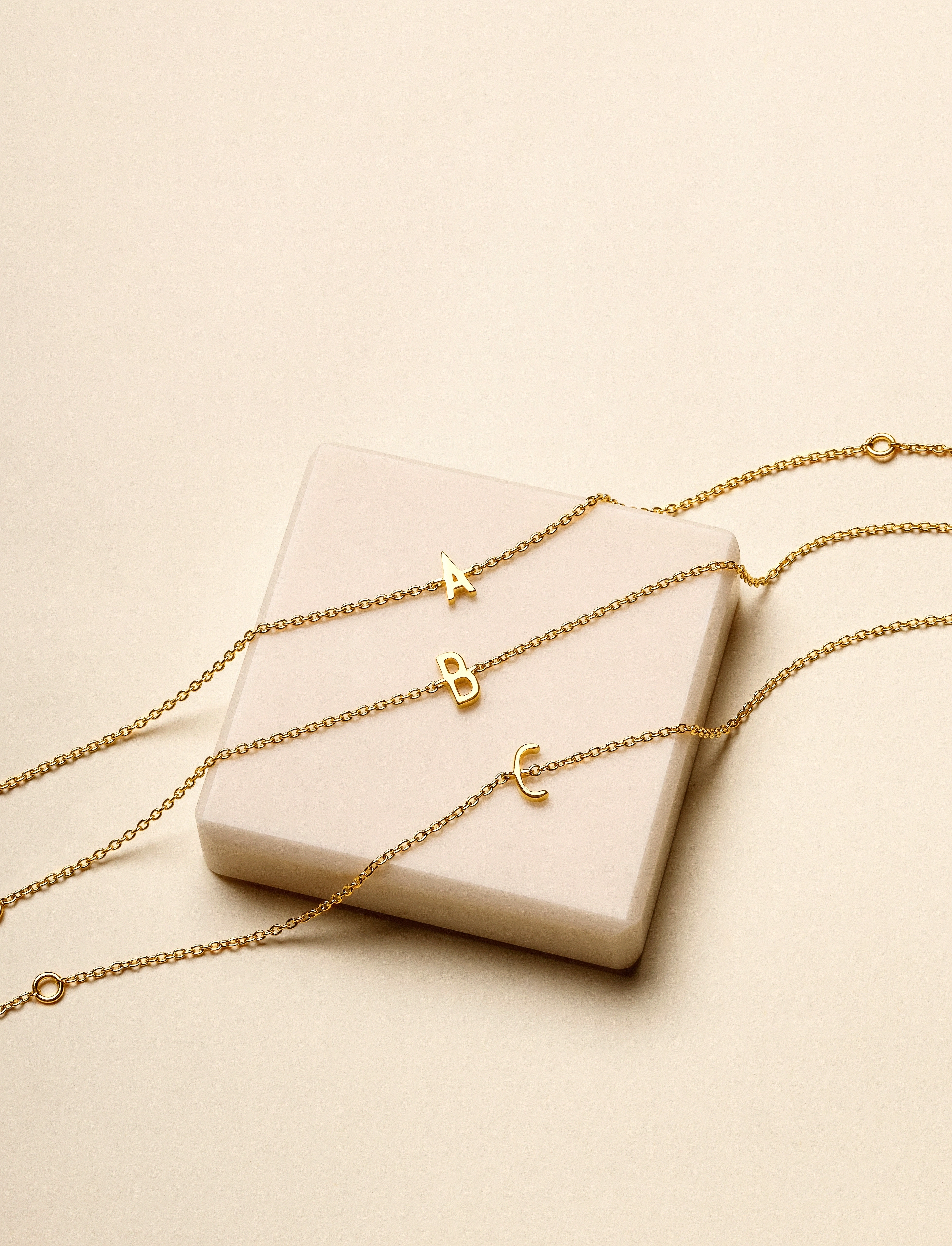 Design Letters - Archetype Bracelet - A-Z Gold plated - käeketid - gold - 2