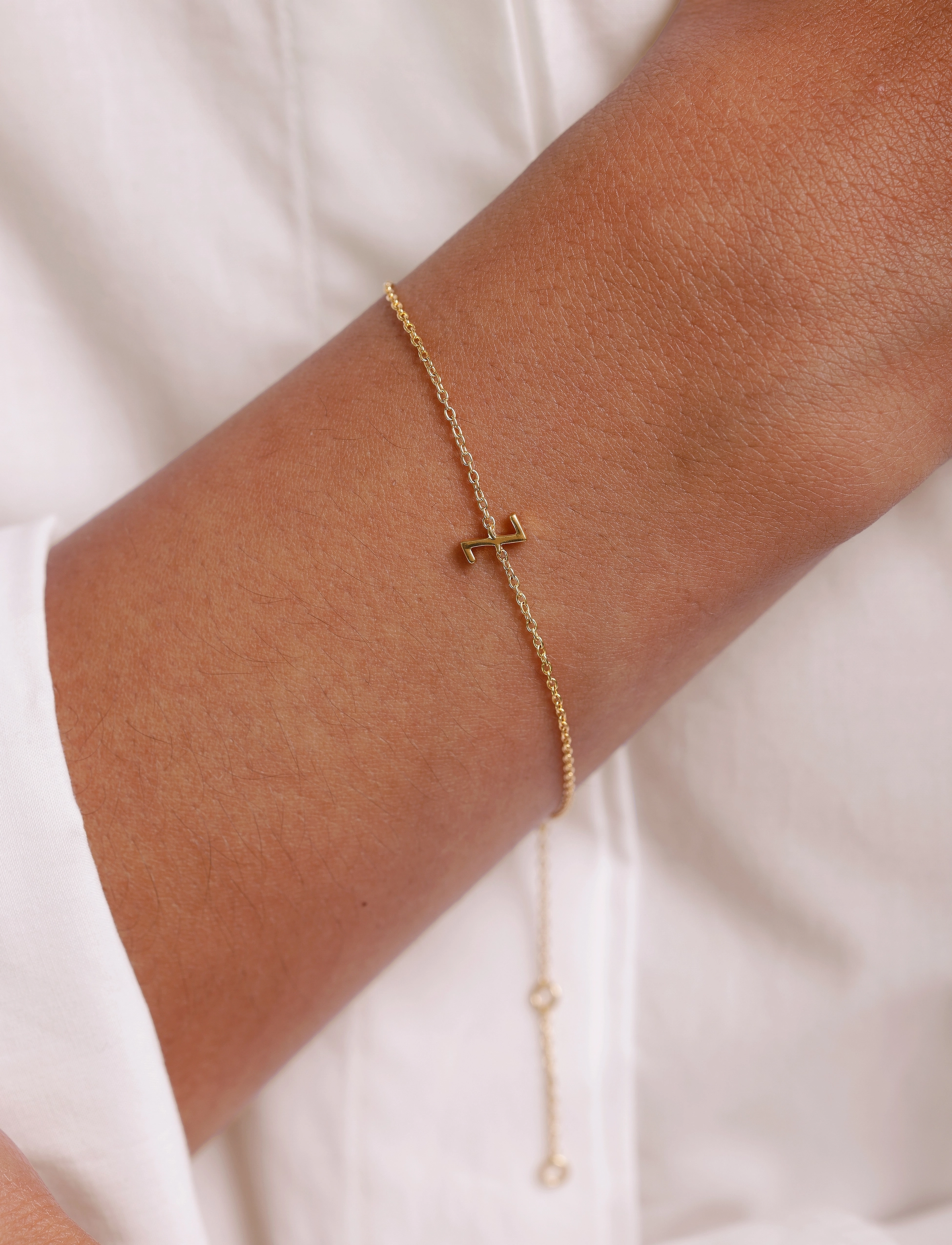 Design Letters Archetype Bracelet A-Z Gold Plated, Kvinder, Initial Armbånd, Guld, Str: L:21CM
