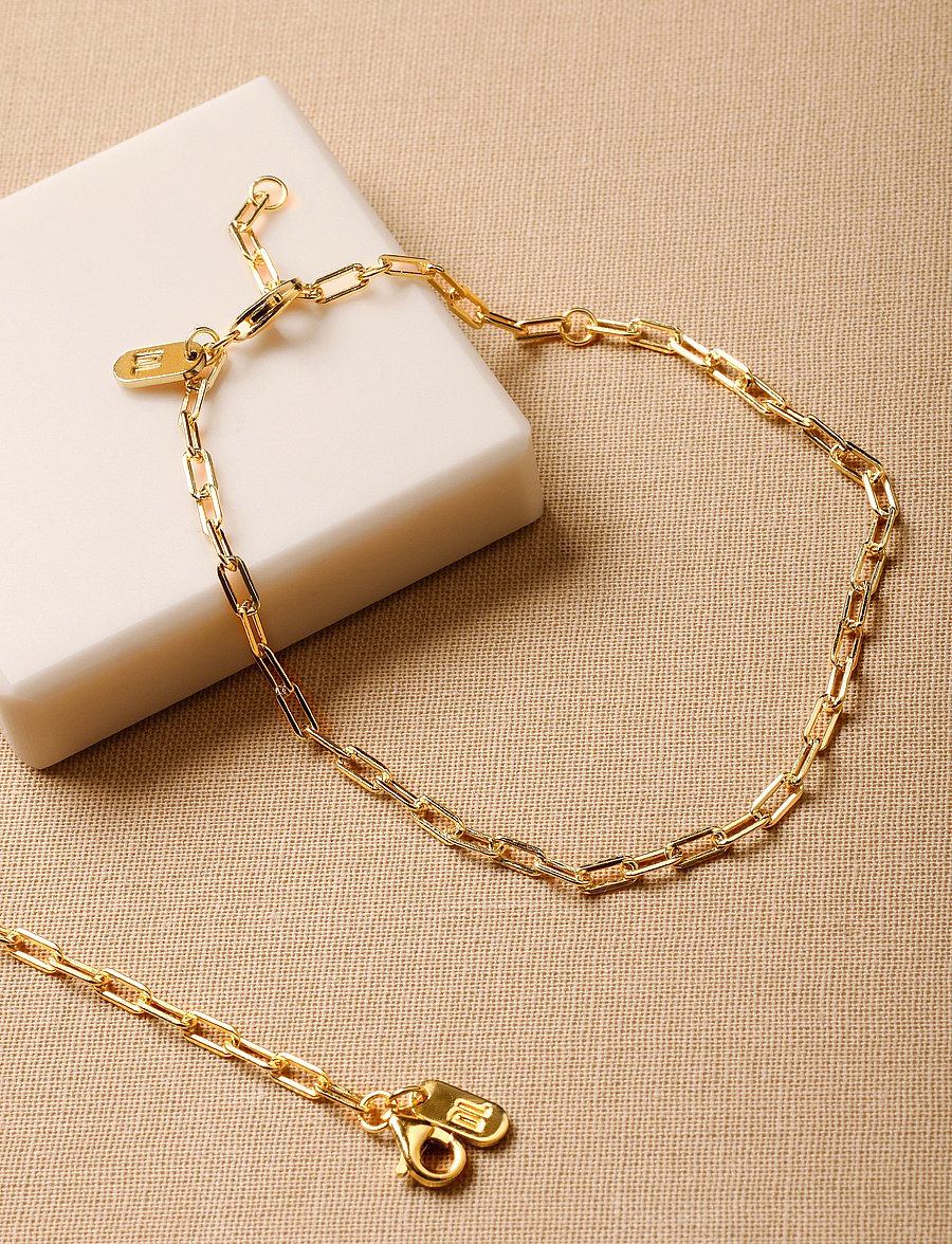 Design Letters - Chunky square link chain small bracelet - Gold plated - kettenarmbänder - gold - 2