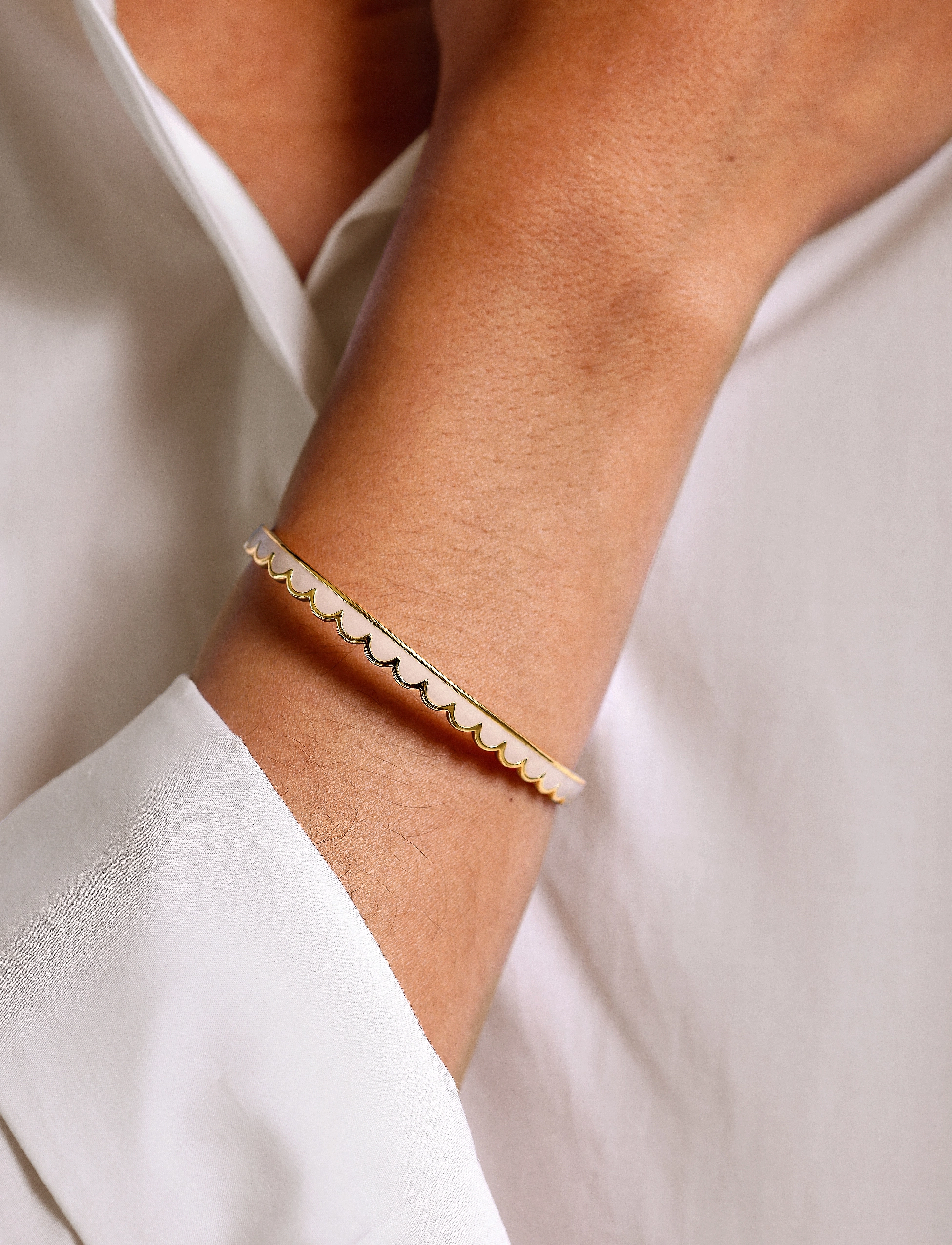 Design Letters Lace Bangle - Brass, One Size, Gold, Armbånd > Armringe, Dame