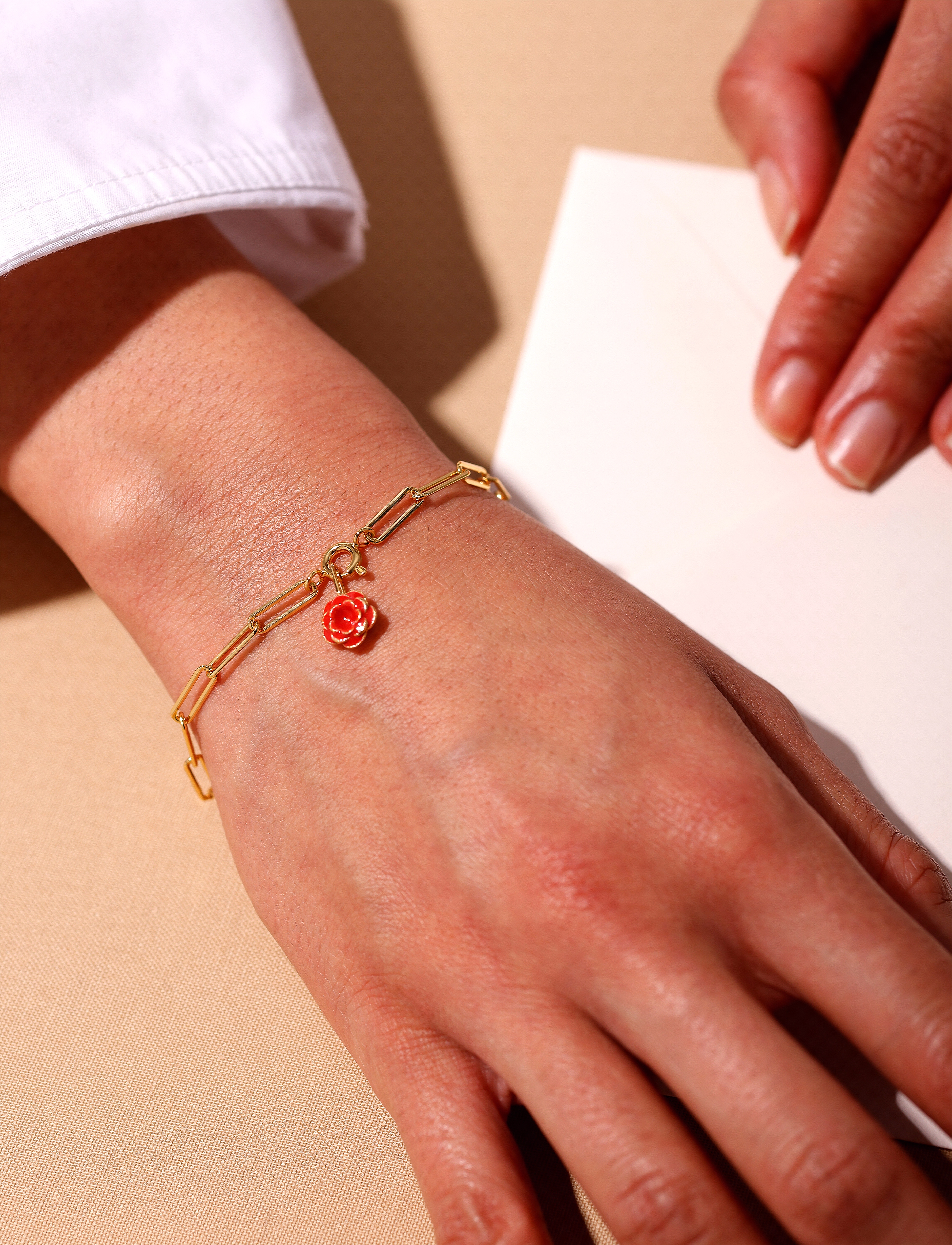 Design Letters - Ruth large chunky charm lock bracelet, gold plated - kettenarmbänder - gold - 3