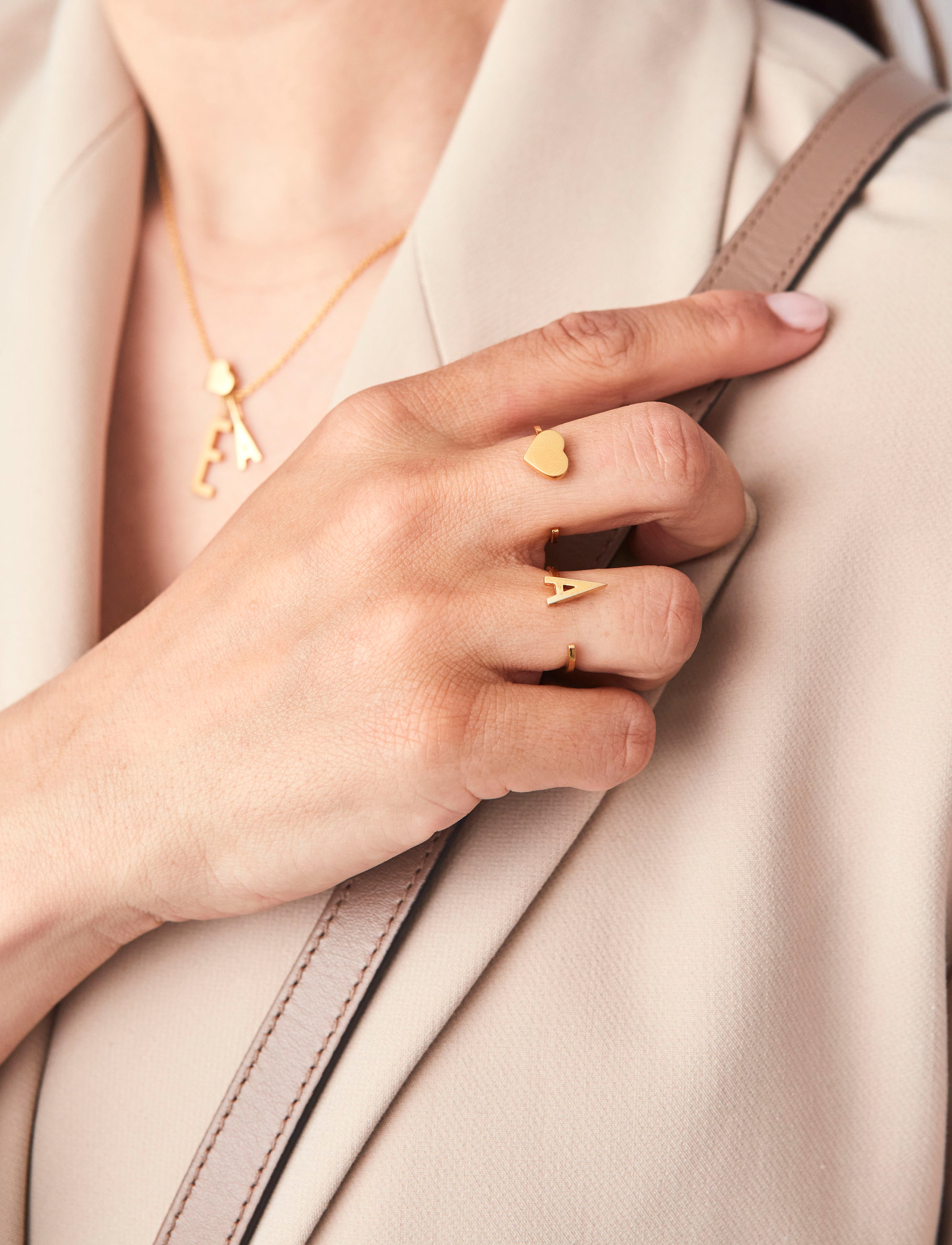 Design Letters Ring A-Z Gold, One Size, Jewellery, Gold - Rings, Frauen