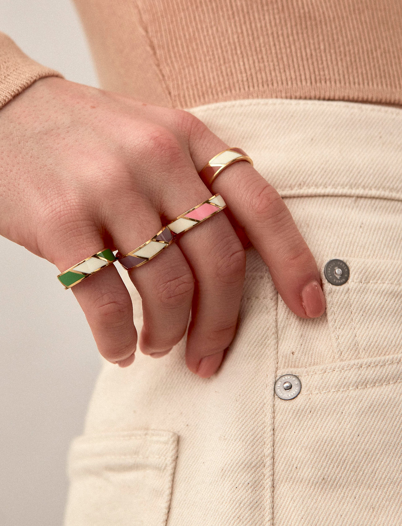Design Letters - Striped Candy Ring - festkläder till outletpriser - dpwhite - 1