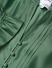 DESIGNERS, REMIX - Voluminous tiered dress - lyhyet mekot - dusty green - 2