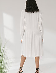 DESIGNERS, REMIX - Eliza Sleeve Dress - shirt dresses - cream - 3