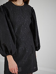 DESIGNERS, REMIX - Kappa Sleeve Dress - proginės suknelės - black - 2
