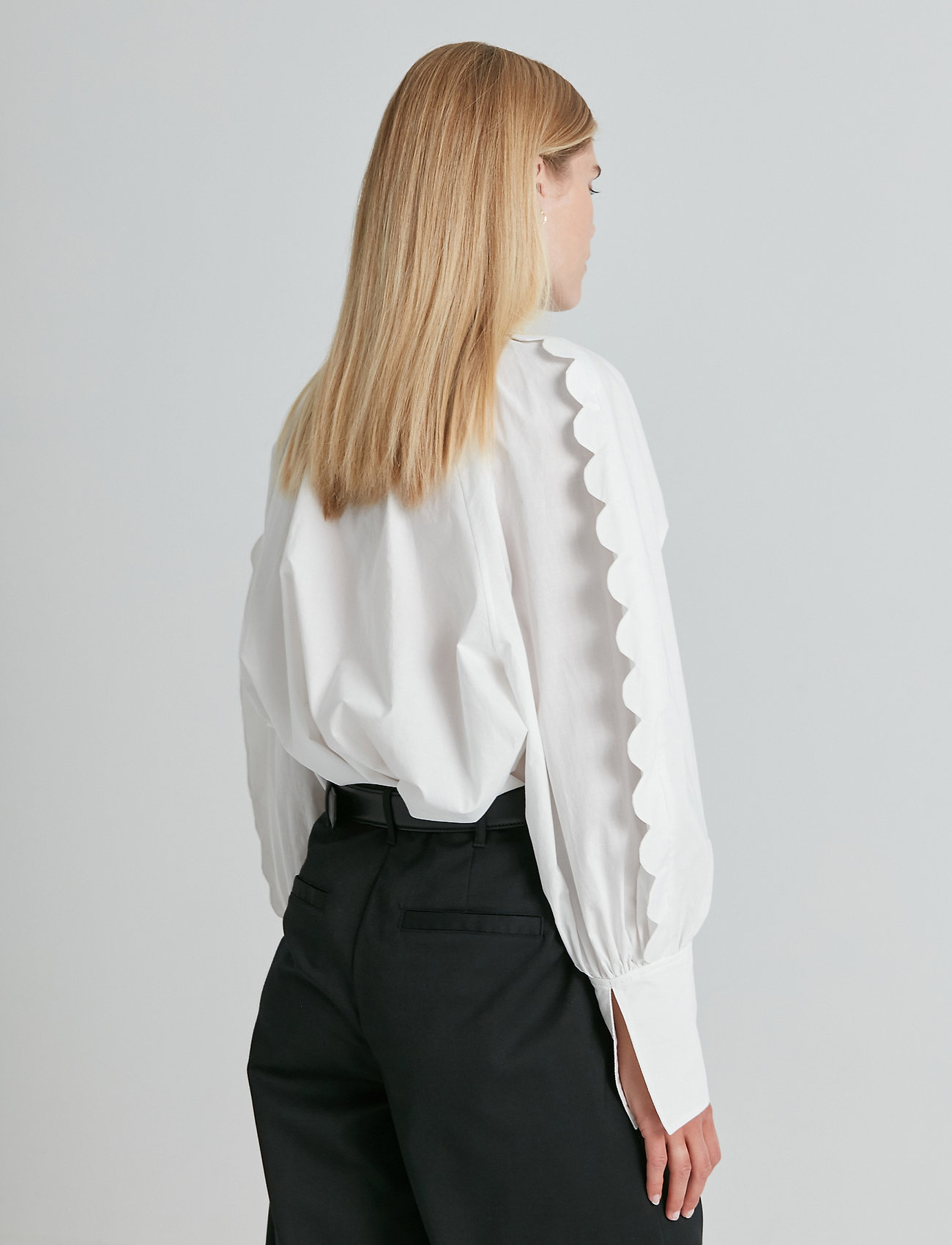 DESIGNERS, REMIX - Sandra Scallop Blouse - pikkade varrukatega pluusid - cream - 4