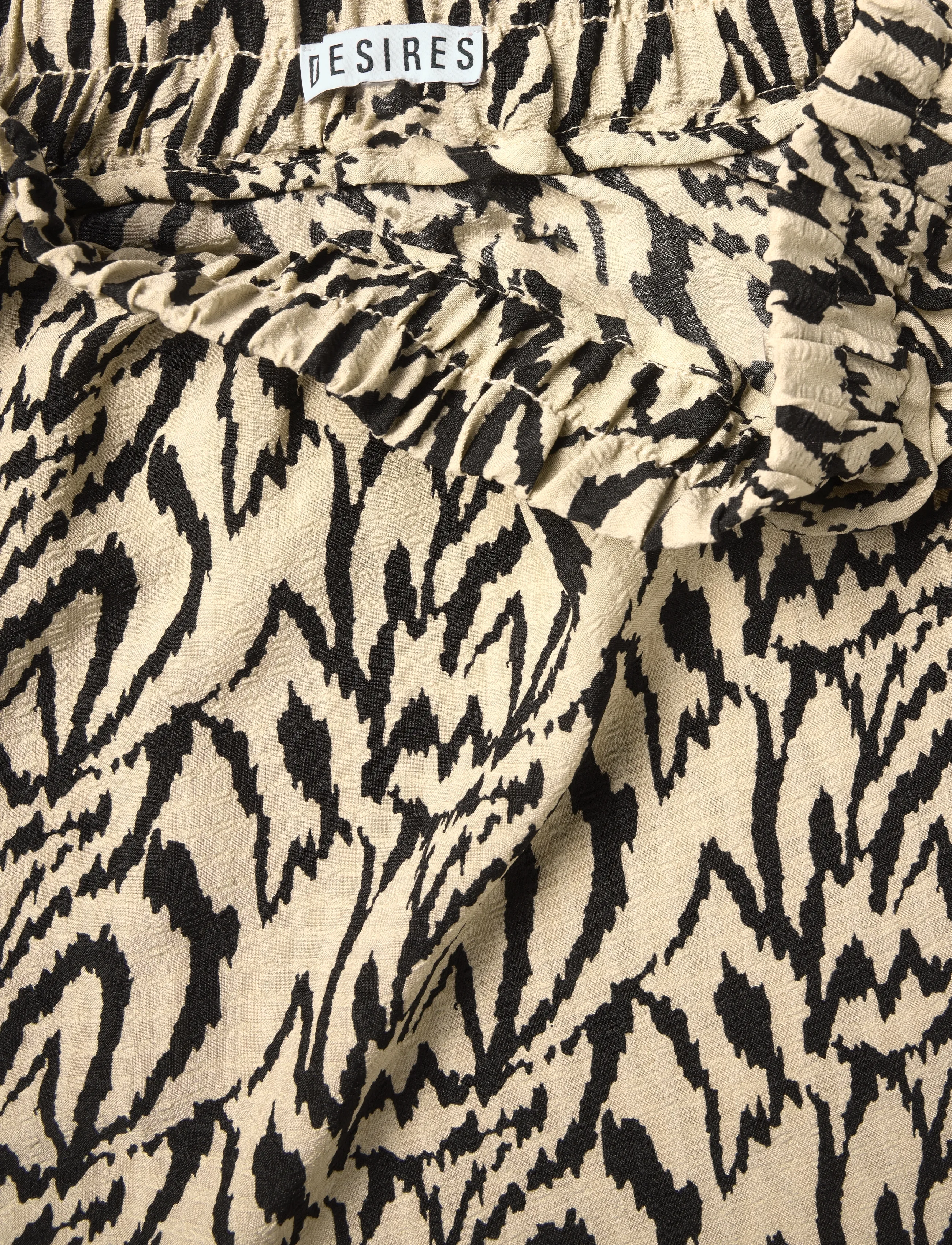 DESIRES - Daniela High Waist Midcalf Skirt - midi nederdele - cuban sand print - 5