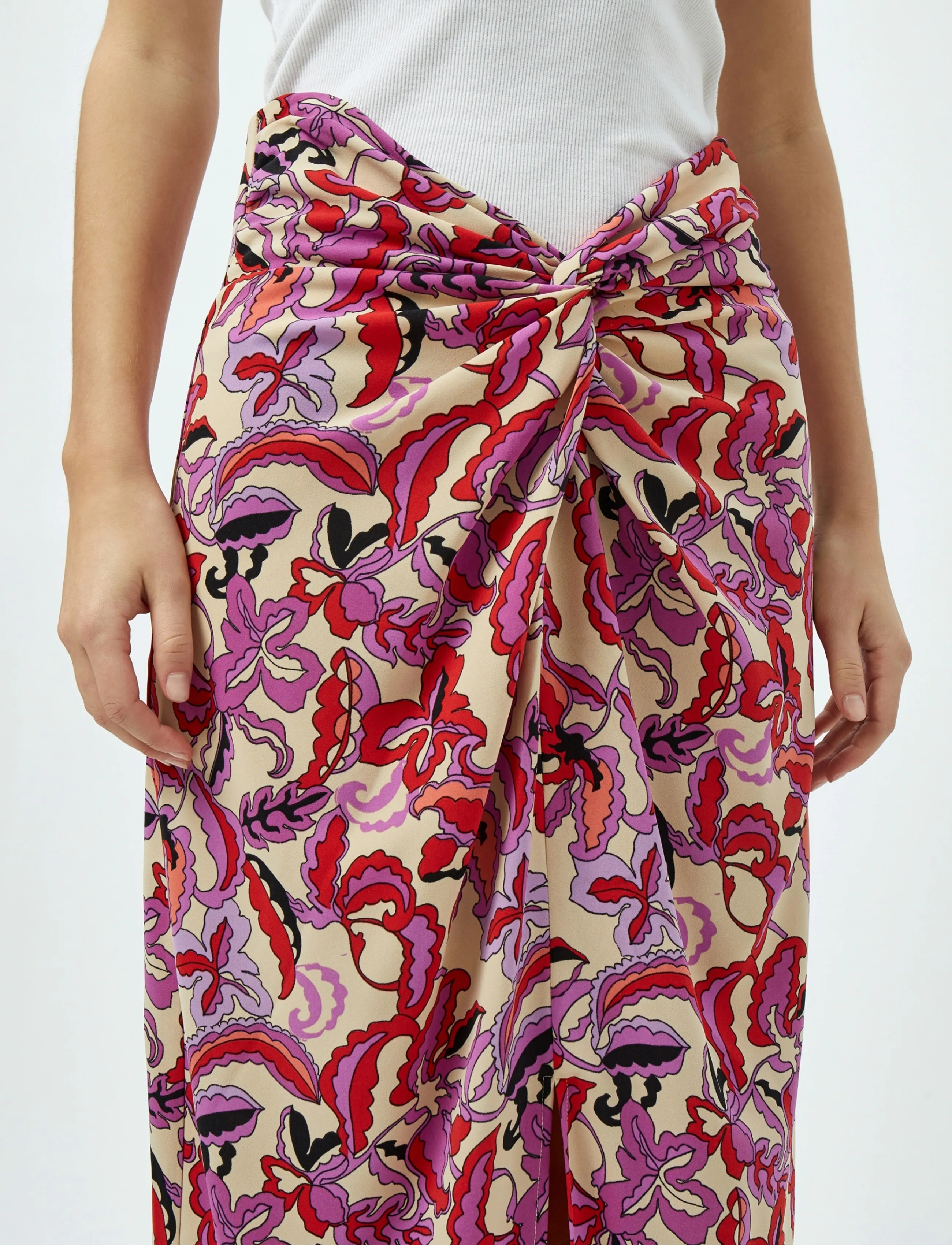 DESIRES - Delilah Midwaist Midcalf Knot Skirt - midi nederdele - gardenia print - 5