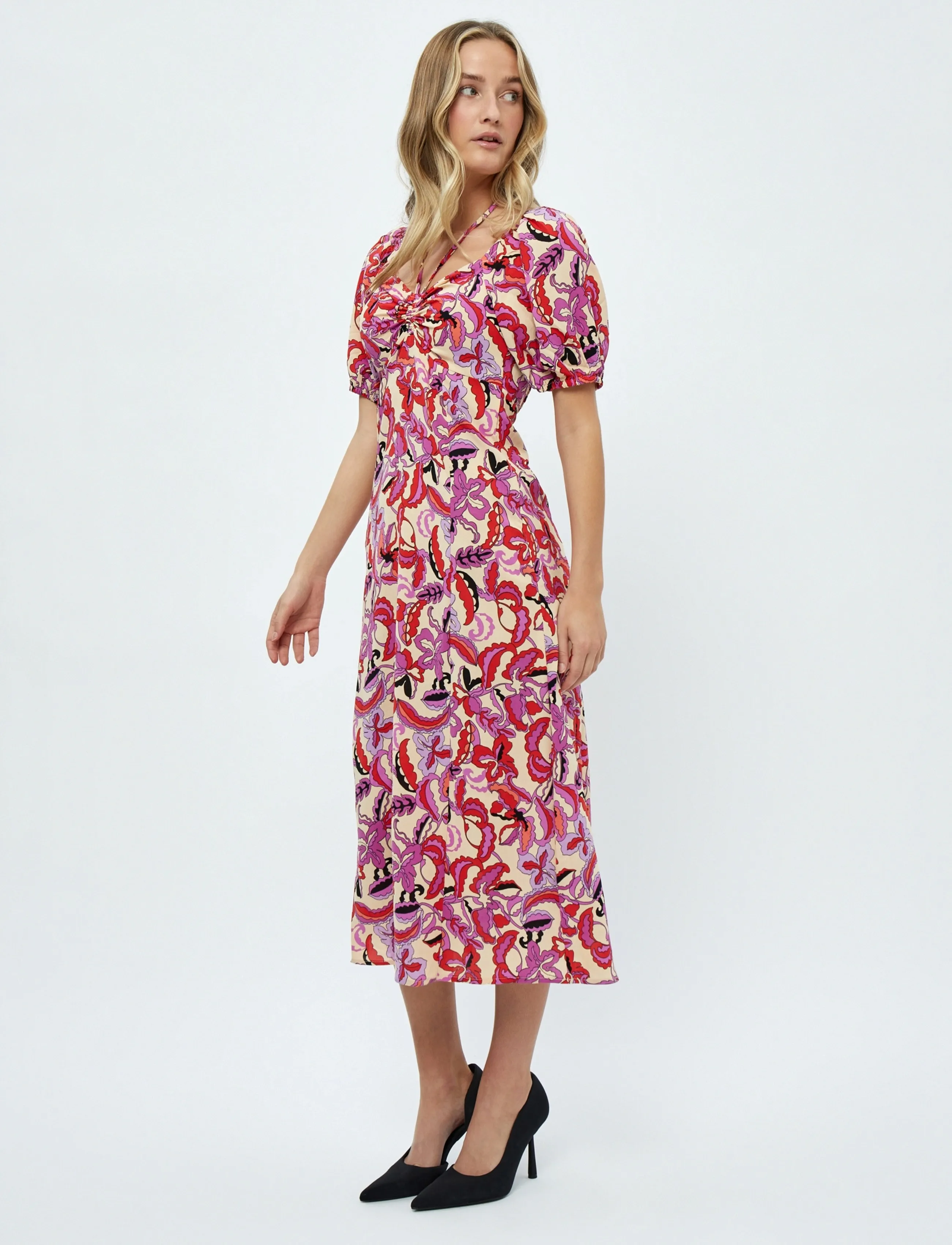 DESIRES - Delilah Short Sleeve Midcalf Dress - sommerkjoler - gardenia print - 4