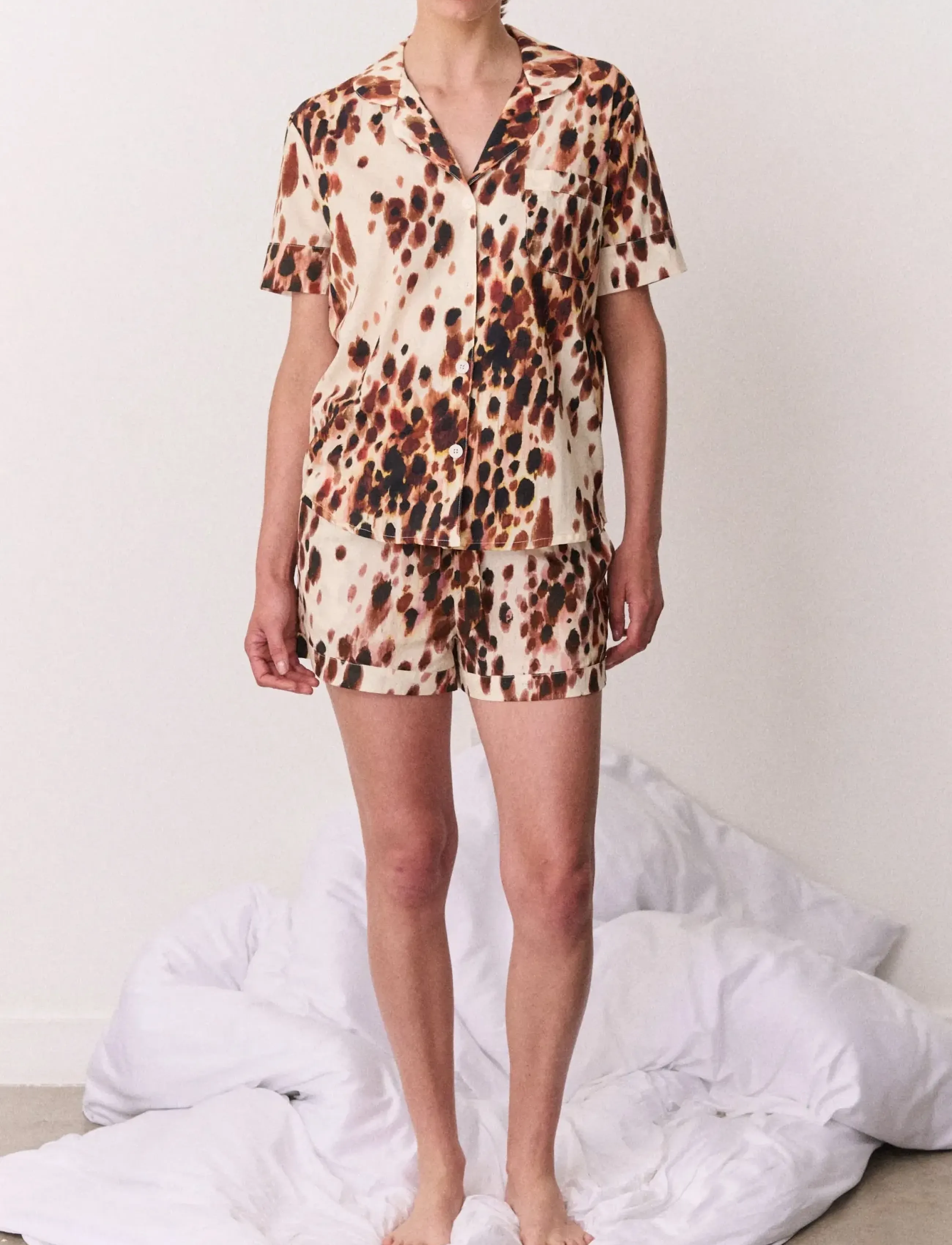 Desmond and Dempsey - Leopard Short Sleeve Pyjama Set - pyjamas - brown - 0