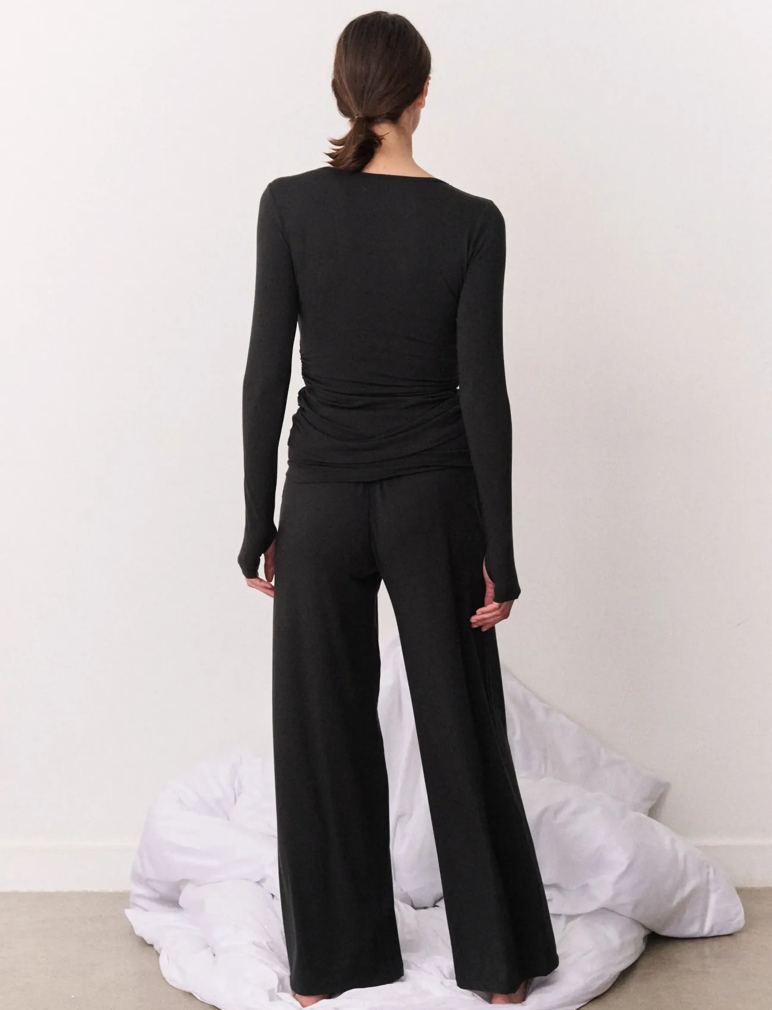 Desmond and Dempsey - Plain Jersey Twist Set - pyjamas - black - 2