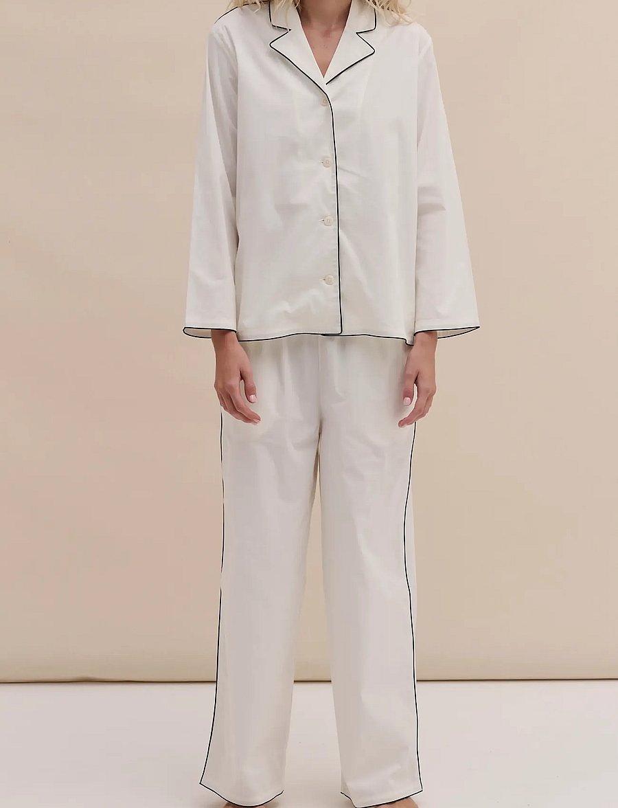 Desmond and Dempsey - 402 Long Pyjama Set - pyjamas - cream - 0