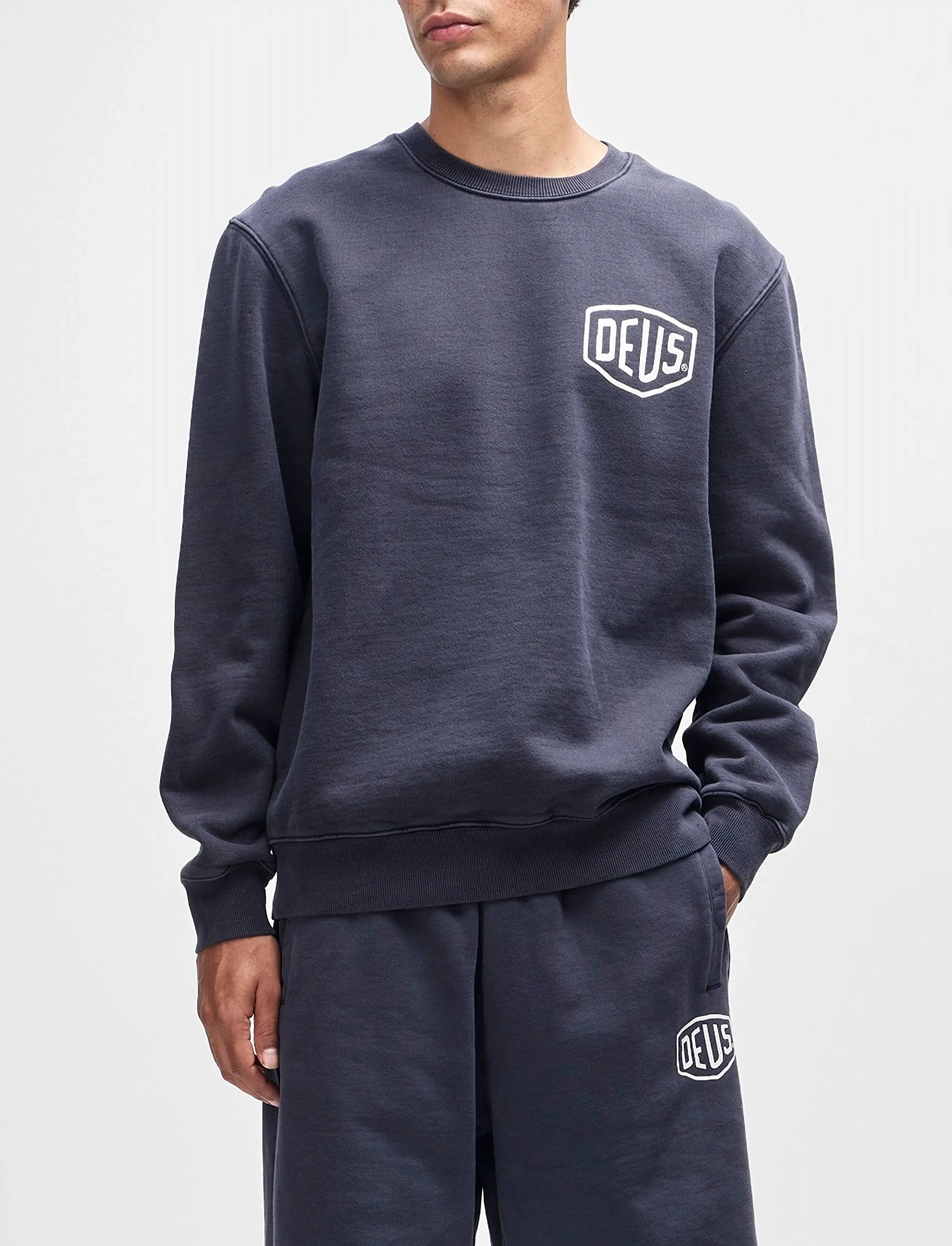 Deus Ex Machina Shield Garment Dyed Crew, L, Sweatshirts & Hoodies, Schwarz - Sweatshirts, Männerswear