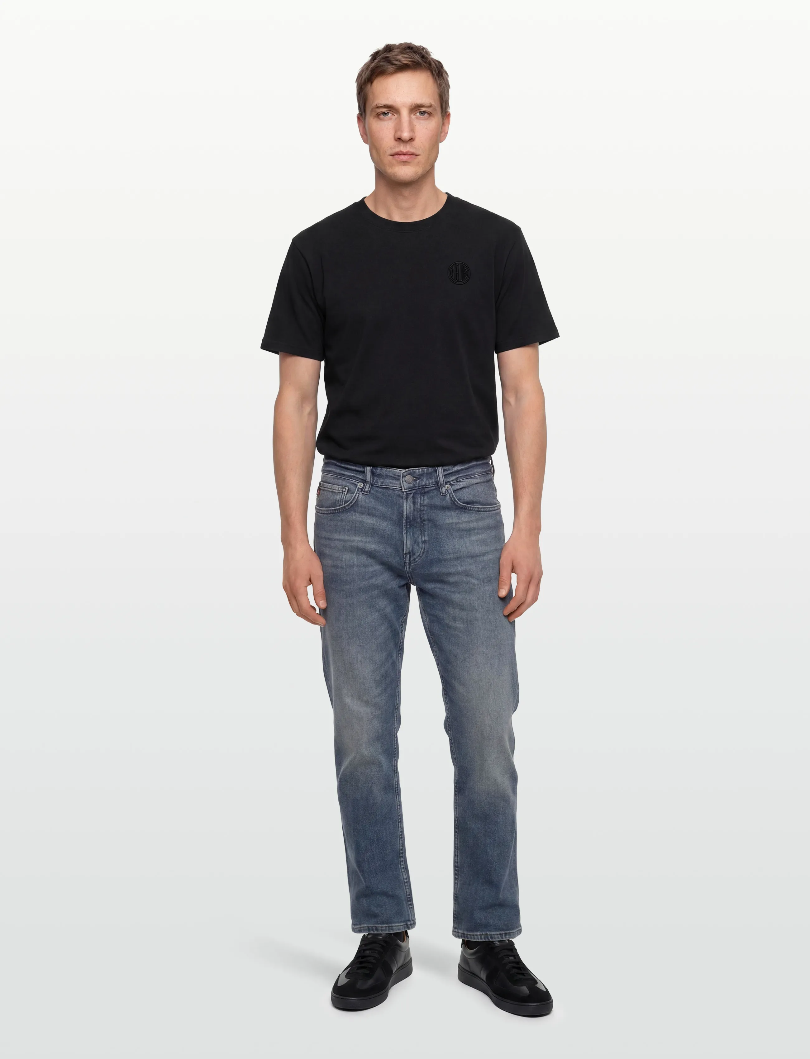 Deus Ex Machina Pill Logo Tee, S, T-shirts, Schwarz - Short-sleeved, Männerswear