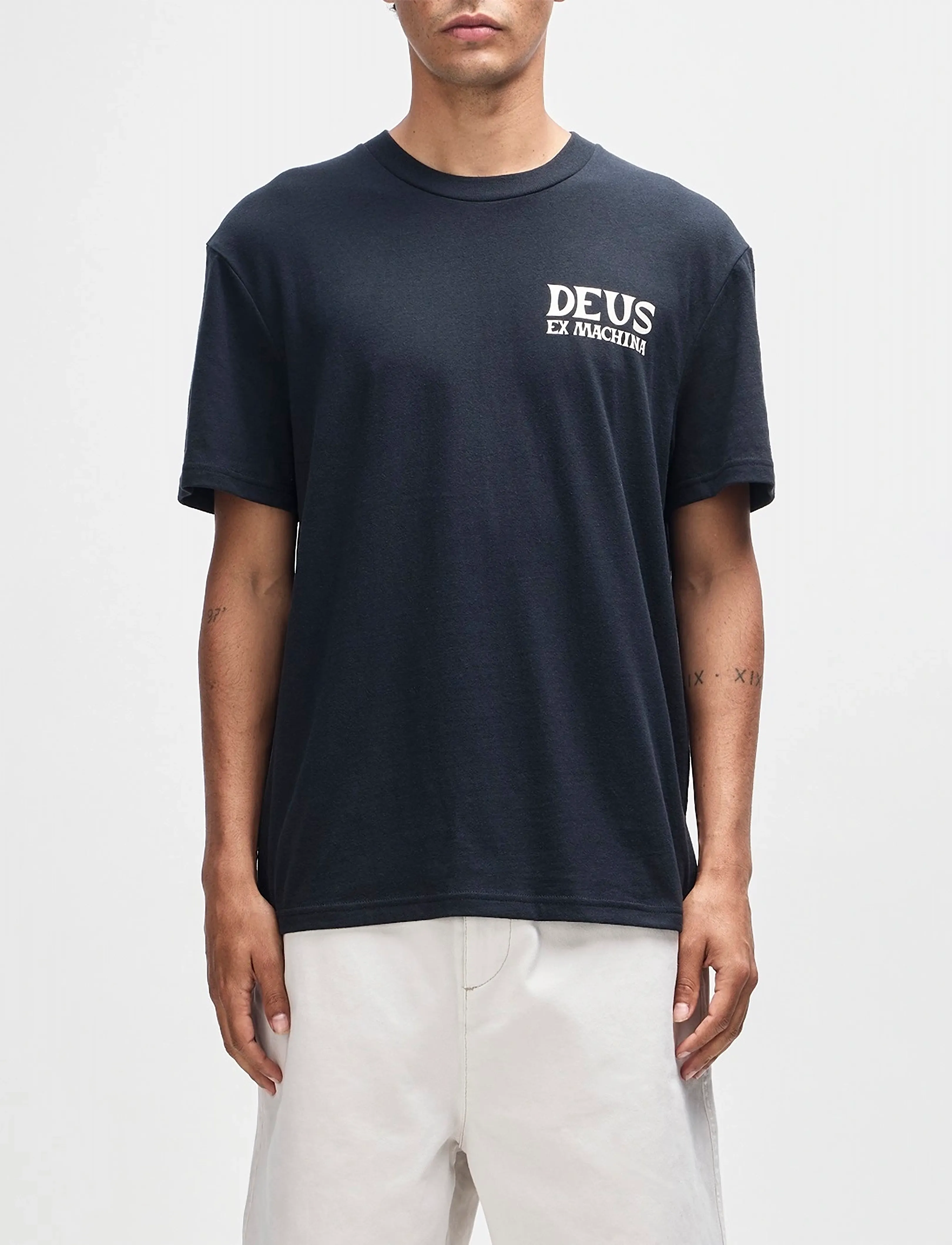 Deus Ex Machina Chinook Tee - Kleidung - BLACK / black