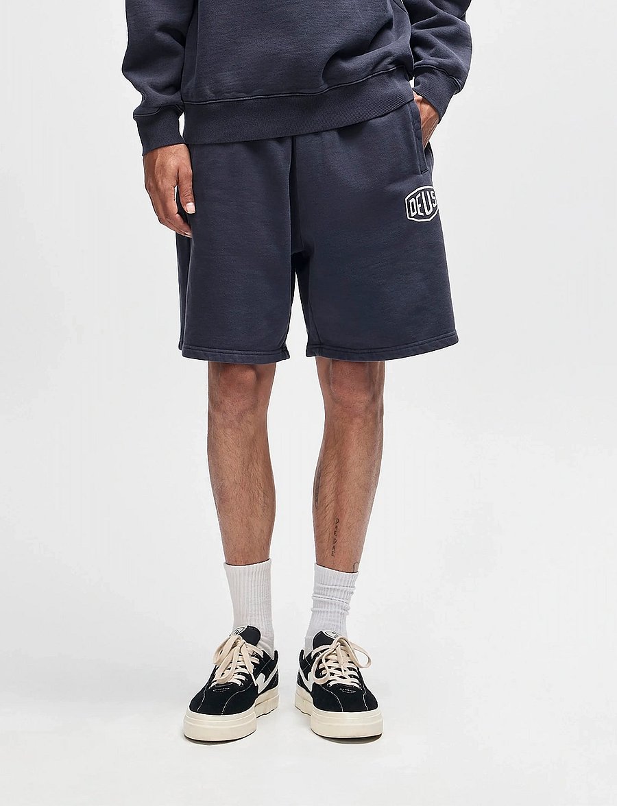 Deus Ex Machina - Shield Garment Dyed Track Short - sweatshorts - black - 0