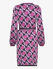 Diane von Furstenberg - DVF ALEXIO WRAP DRESS - slå-om-kjoler - cube geo large wine pink - 1