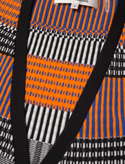 Diane von Furstenberg - DVF BRIGID DRESS - wikkeljurken - multicolor knit strip bk/og - 2