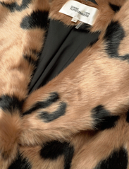 Diane von Furstenberg - DVF MERIDA COAT - faux fur - giant tiger - 2
