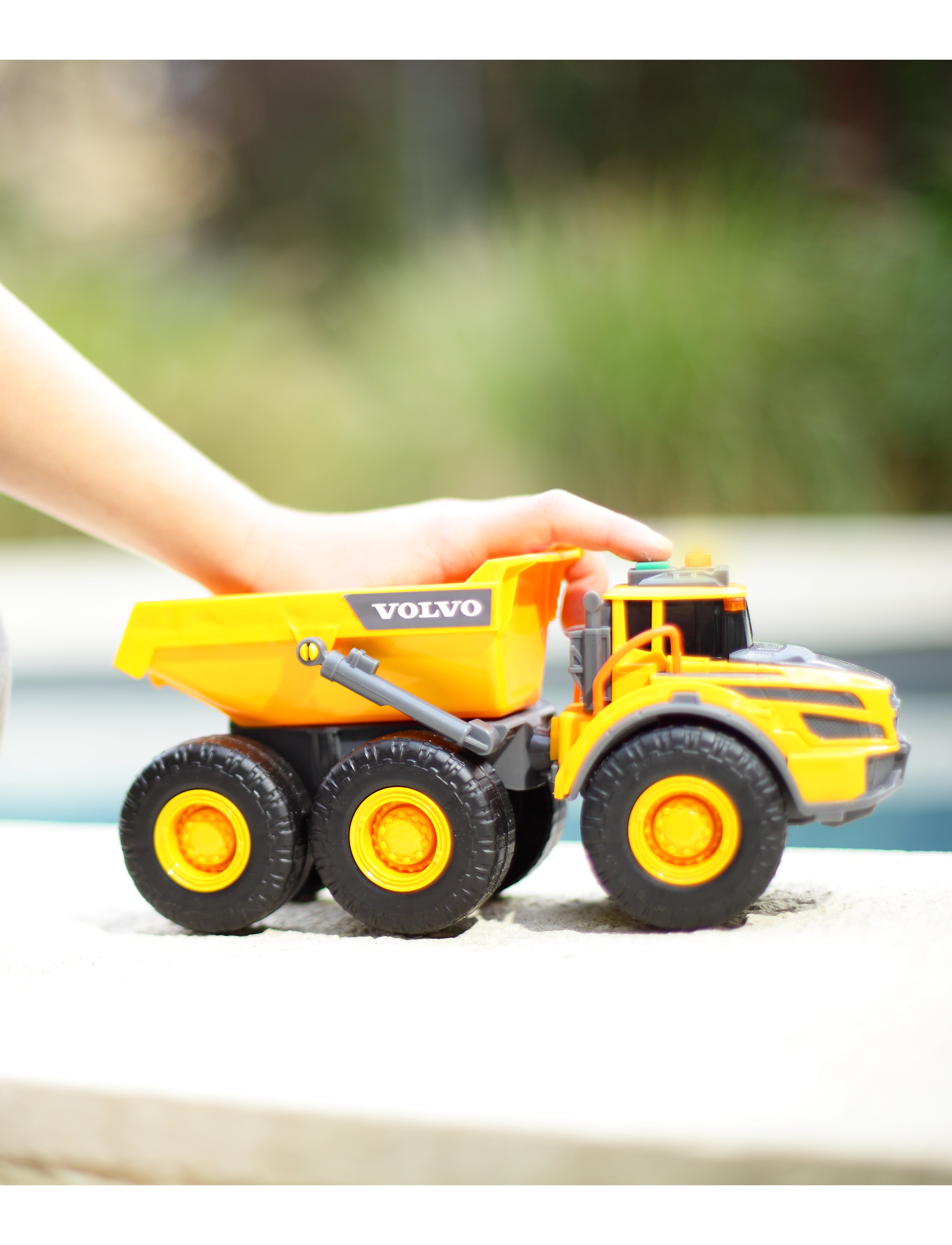 Dickie Spielzeug Volvo Articulated Hauler, One Size, Toy Vehicles, Gelb - Construction Cars, Kinder