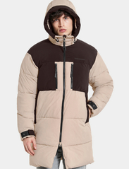 Didriksons - HILMER USX PARKA - Žieminės striukės - clay beige - 2