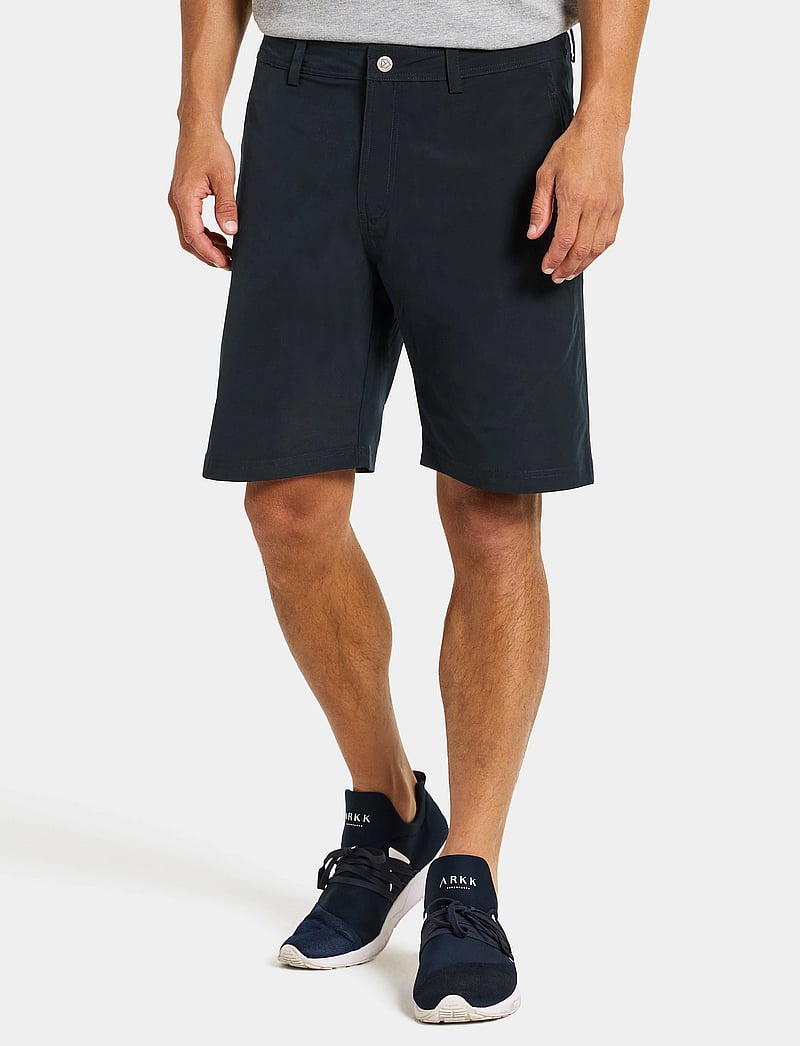 Didriksons - BRÄCKE USX SHORTS - nederdelar - dark night blue - 0