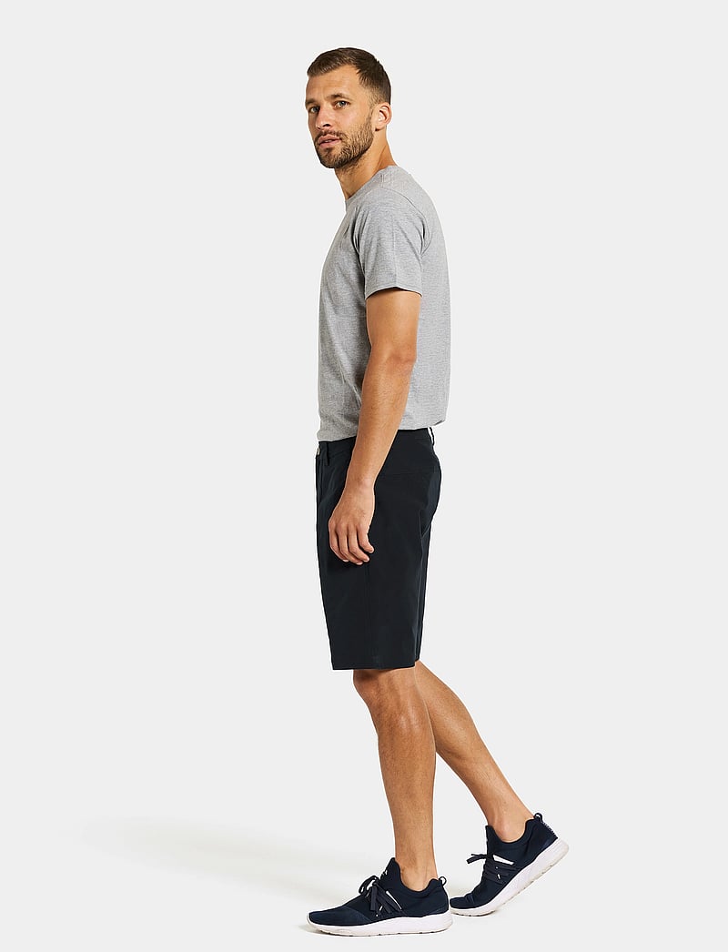 Didriksons - BRÄCKE USX SHORTS - nederdelar - dark night blue - 4