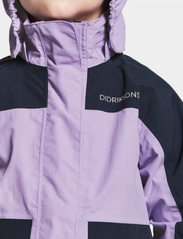 Didriksons - DAGGKPA KIDS JACKET - shell & rain jackets - digital purple - 9