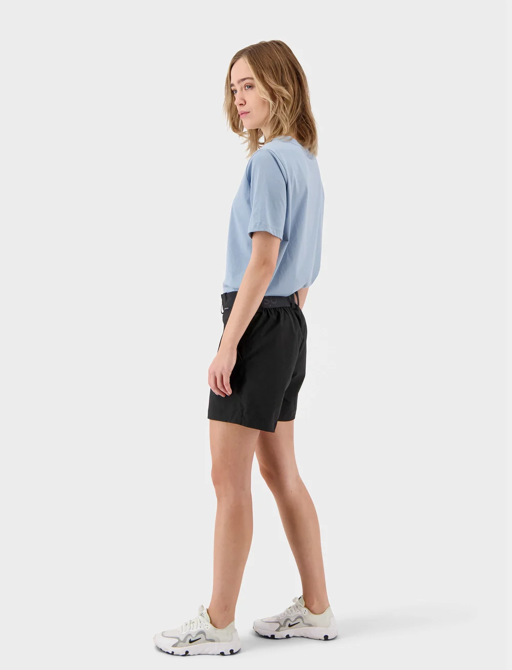 Didriksons - LIV WNS SHORTS 2 - lühikesed vabaõhupüksid - black - 4