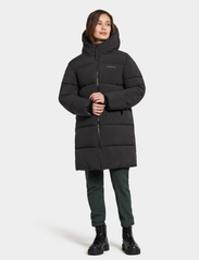 Didriksons - NOMI WNS PARKA 3 - padded coats - black - 6