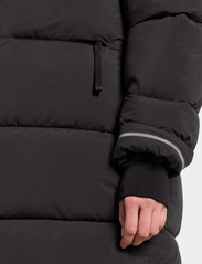 Didriksons - NOMI WNS PARKA 3 - padded coats - black - 9