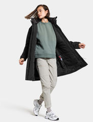 Didriksons - ILSA WNS PARKA - parka's - black - 5