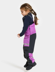 Didriksons - PILVI KIDS PANT - outdoor pants - tulip purple - 4
