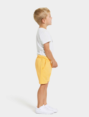 Didriksons - CORIN KIDS SHORTS 2 - treniņtērpa šorti - creamy yellow - 6