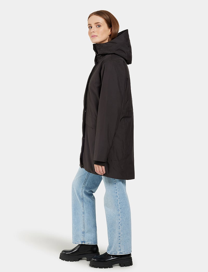 Didriksons - CAJSA WNS PARKA 6 - parkatakit - black - 4