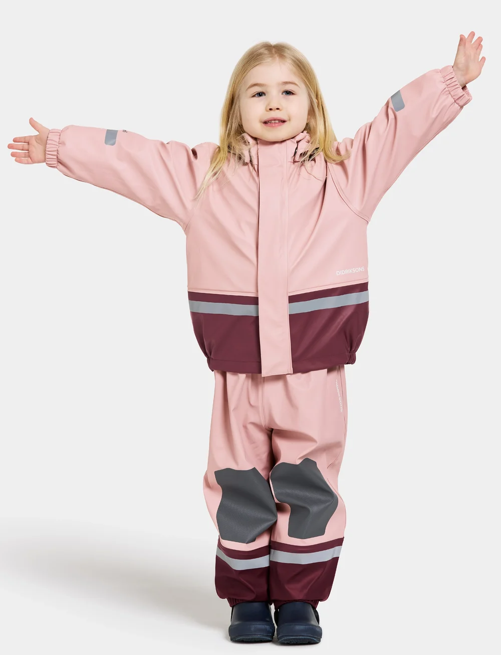 Didriksons Boardman Kids Set 11 75 Buy Rain sets from Didriksons online at Boozt . Fast delivery and easy returns