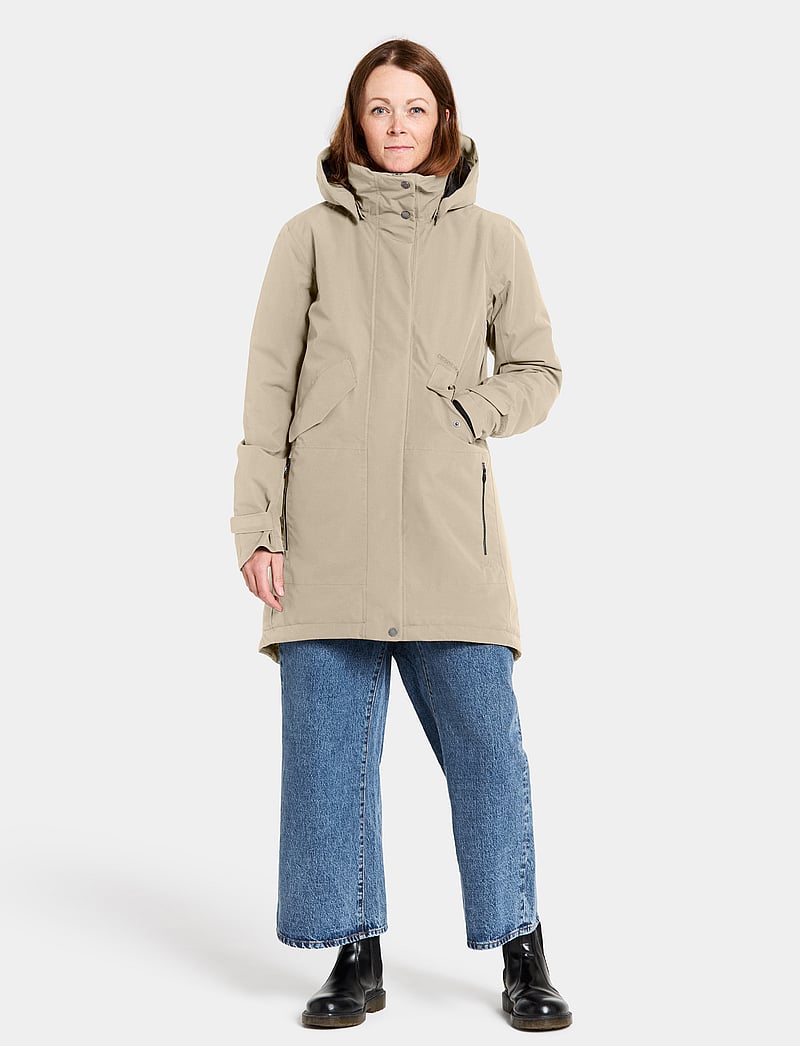 Didriksons - INDRA WNS PARKA - jacken - almost beige - 3